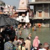 041 Haridwar baden im Ganges Uttarakhand.JPG